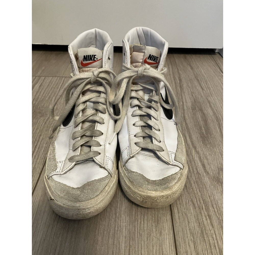 Nike Blazer 77 Vintage Mid White Black Womens Size 9.5  C21055-100 sneakers shoe